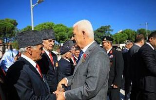 Başkan Gürün, törene dedesinin İstiklal Madalyası...
