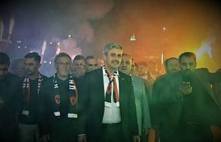 Başkan Köse taraftarla bir araya geldi