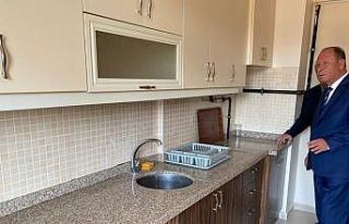 Başkan Oprukçu, belediye yurdunda incelemelerde...