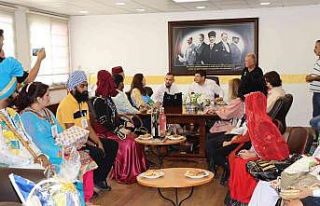 Başkan Özcan 6 ülkeden 200 kişilik misafir grubunu...