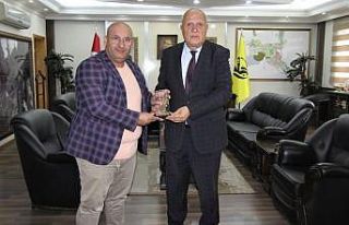 Başkan Pekmezci’ye "Bamsı Beyrek Seyir Terası”...