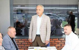 Başkan Üçok oto galericiler sitesi esnafıyla buluştu