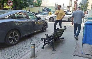 Beton mikserinin çarptığı bank kullanılmaz hale...