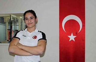 Bilek güreşçileri Türk bayrağını olimpiyatlarda...