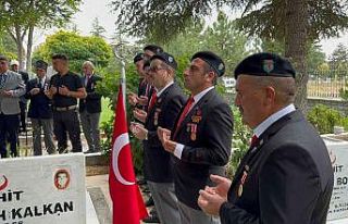 Bolvadin’de Gaziler Günü kutlaması çelenk sunumuyla...