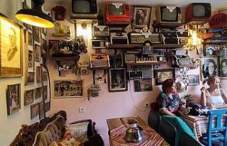 Bu kafeye gelenler 40 yıl öncesine yolculuk yapıyor