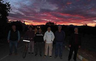 Burhaniye’de güneşin doğuşundaki güzellik kameralara...