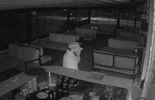 Bursa’da hırsız, kamerayı görünce elleriyle...