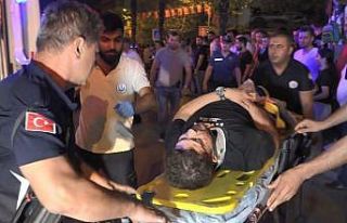 Bursa’da makas atan otomobil 2 araca çarpıp takla...