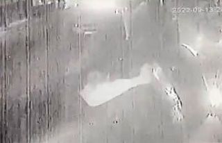 Bursa’da otomobille kafaya daldı... O anlar kamerada