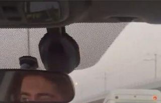 Bursa’da sürücülerin araçlarıyla yol verme...