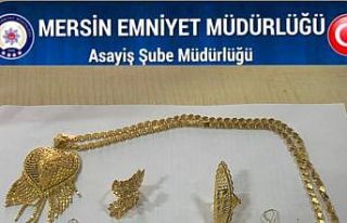 Çaldığı ziynet eşyalarıyla yakalandı