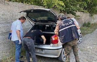 Çalıntı otomobil terk edilmiş halde bulundu