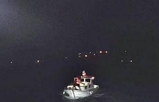 Çanakkale Boğazı’nda sürüklenen tekne kurtarıldı