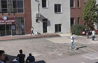 Çankırı’da KPSS heyecanı: Sınav binasına koşarak...