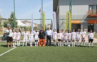 Çim Hokeyi Turnuvasında kıyasıya mücadele