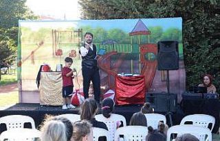 Çocuk şenliğinde doyasıya eğlendiler