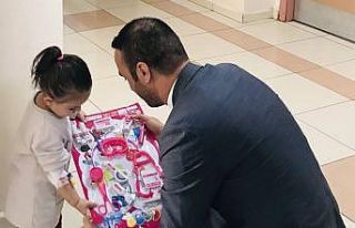 Çocuklara oyuncaklı sürpriz