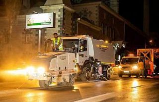 Deforme olan 300 kilometrelik yol çizgileri yenileniyor