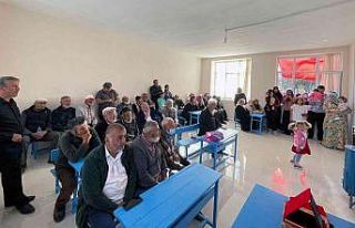 Demet Akalın’dan eğitime destek