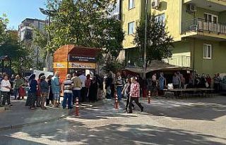 Denizli’de halk ekmek satışlarına vatandaşlardan...