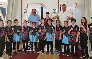 Denizlili dartçılar 600 sporcu arasında dereceyi...