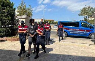 Didim Jandarması göçmen kaçakçılarına suçüstü...