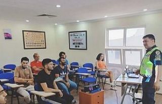 Didim’de sürücü adaylarına trafik güvenliği...