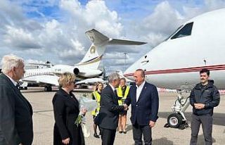 Dışişleri Bakanı Çavuşoğlu, Kraliçe II. Elizabeth’in...