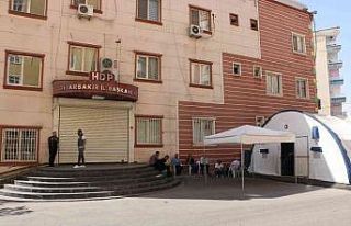 Diyarbakır annelerinin oturma eylemi ilk günkü...