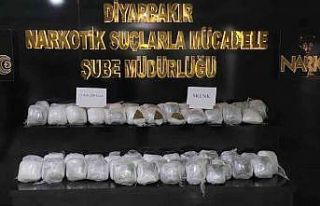 Diyarbakır polisi uyuşturucuya ve uyuşturucu tacirlerine...