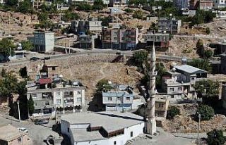 Diyarbakır’da 650 yılından kalma cami zamana...