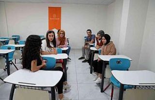 Diyarbakır’da 800 öğrenci Akademi Lise ile üniversiteli...