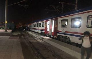 Doğu Ekspresi raydan çıktı, yolcular otobüslerle...