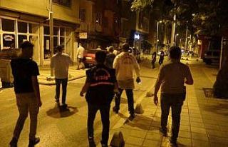 Dolaptan düşen silahın ateş aldı: 1 yaralı