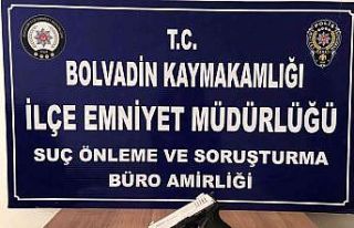 Düğünde havaya ateş açarken mahalle ve çarşı...