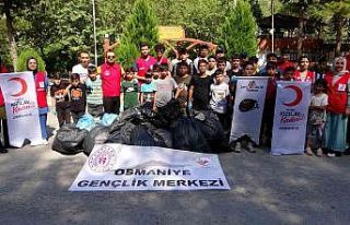 Dünya Temizlik Gününde mesire alanında çöp topladılar