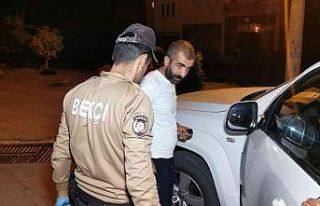 Durdurulan kamyonetten ruhsatsız tabanca çıktı