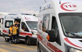 Edirne’de toplu ulaşım aracı otomobile çarptı:...