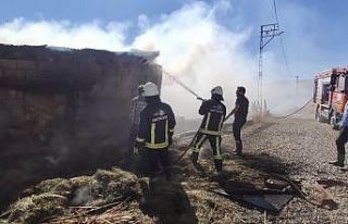 Edremit’te samanlık yangını