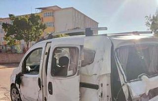 Ehliyetsiz sürücü kullandığı araçla kaza yaparak...