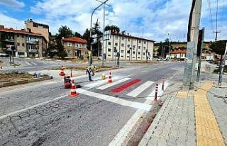 Emet’te şehir içi yaya geçitleri çizgileri yenilendi