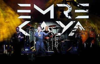 Emre Kaya’dan “Alaturka” performansı