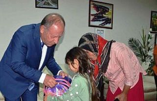 Ereğli Belediyesi’nden kırtasiye yardımı