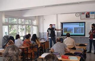 Ereğli narkotik polisi öğretmenleri bilgilendirdi