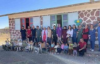 Ergani’de sağlık çalışanlarından çocuklara...