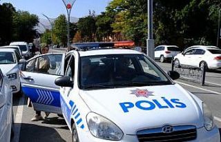 Erzincan polisi KPSS’ye geç kalmakta olan öğrenciyi...