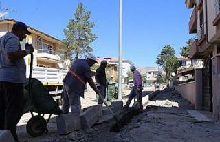 Erzincan’da yol yapım ve onarım çalışmaları...
