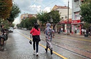 Eskişehirliler yağmura hazırlıksız yakalandı