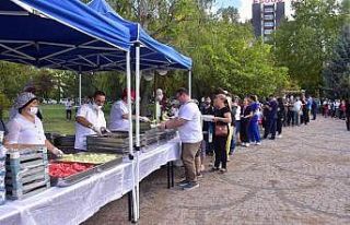 ESOGÜ Hastanesi Personeli Pilav Günü’nde buluştu